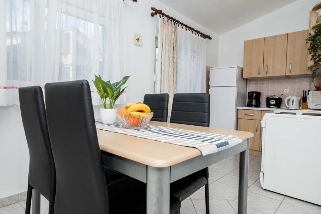 Apartmani Luka Banjol Exterior foto