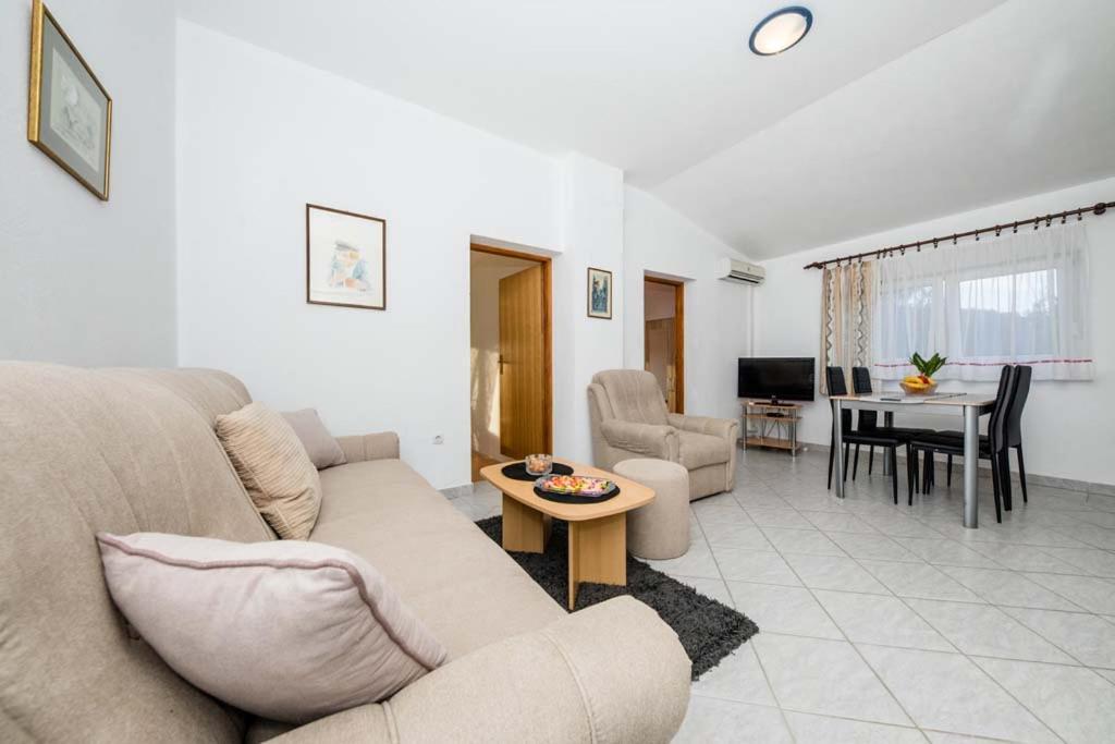 Apartmani Luka Banjol Exterior foto