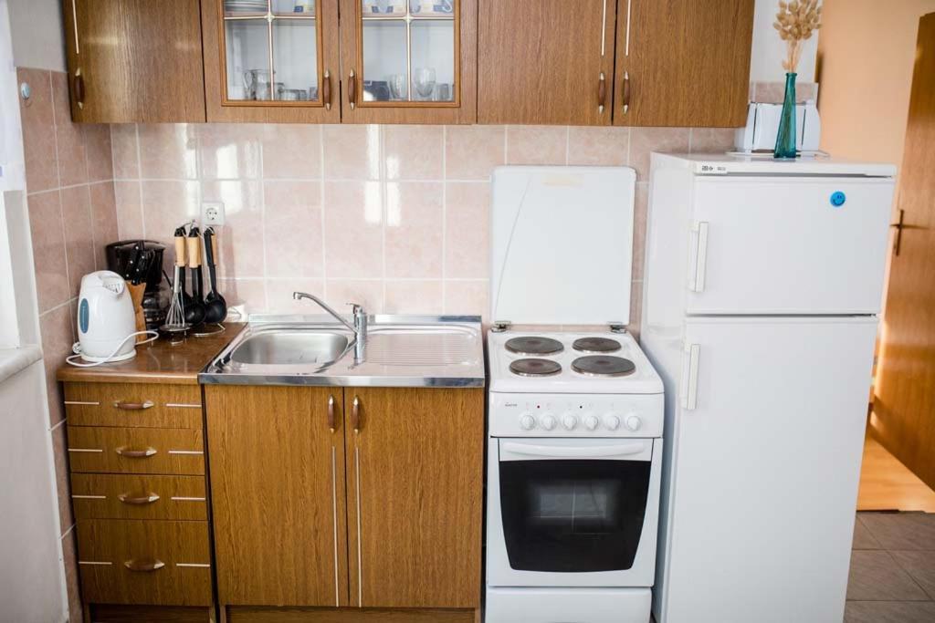 Apartmani Luka Banjol Exterior foto