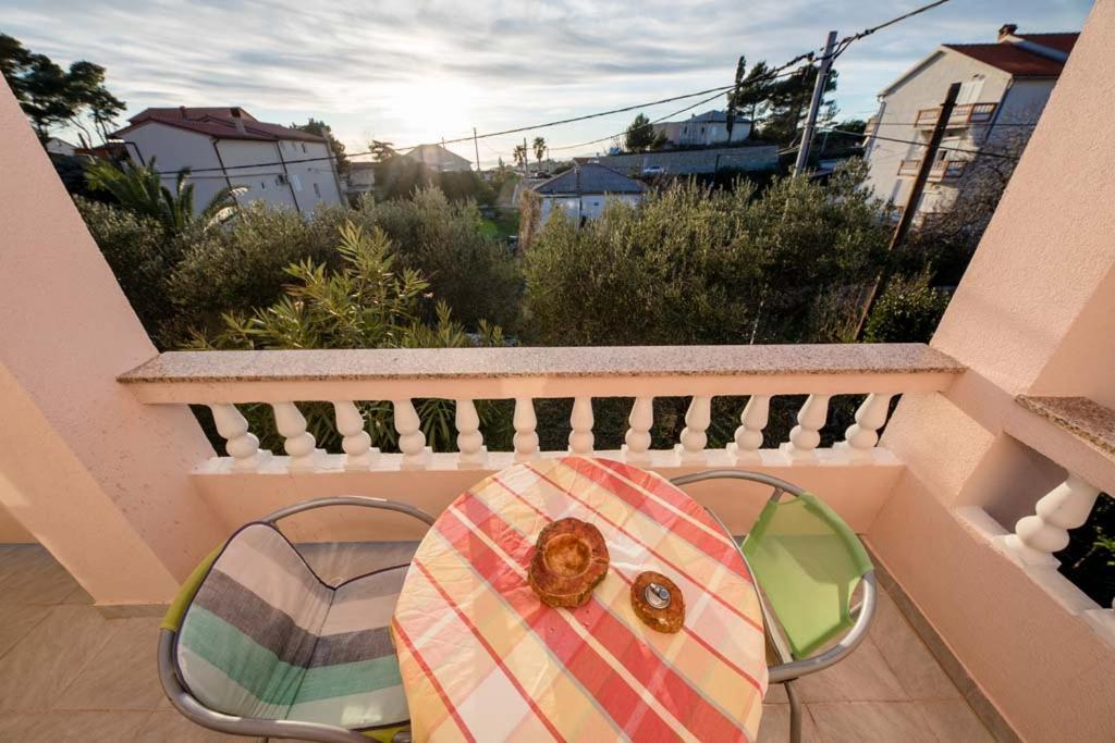 Apartmani Luka Banjol Exterior foto
