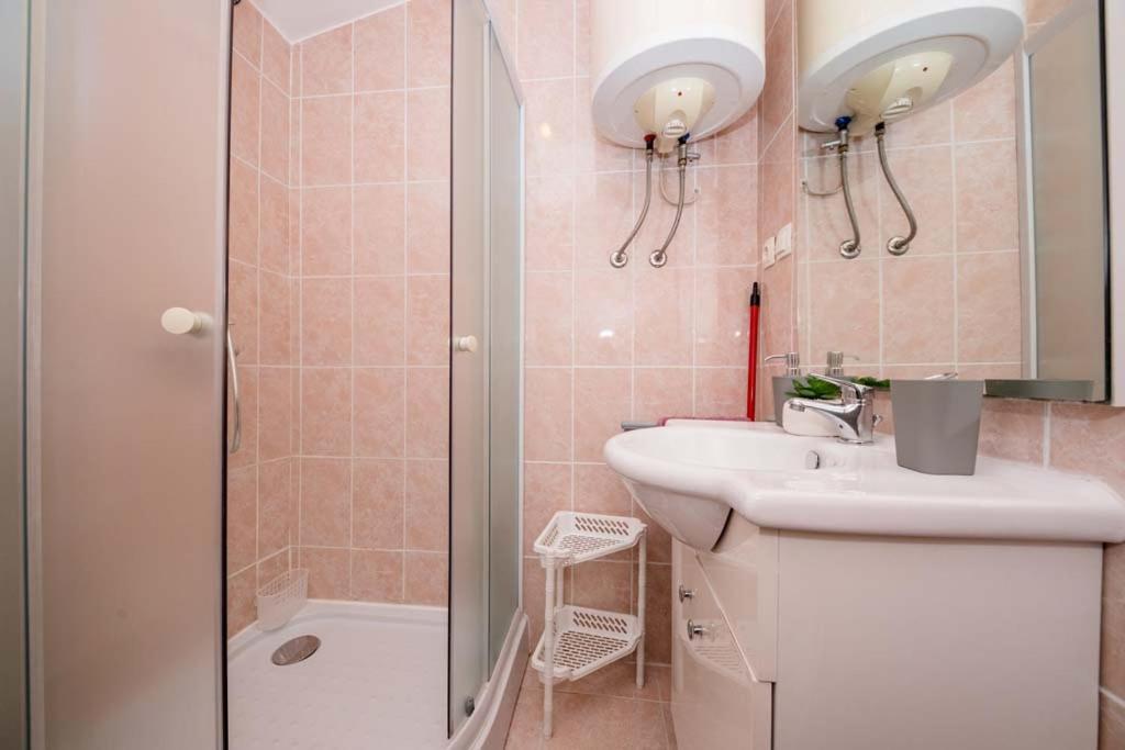 Apartmani Luka Banjol Exterior foto