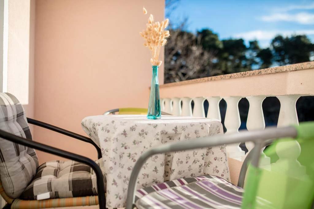 Apartmani Luka Banjol Exterior foto
