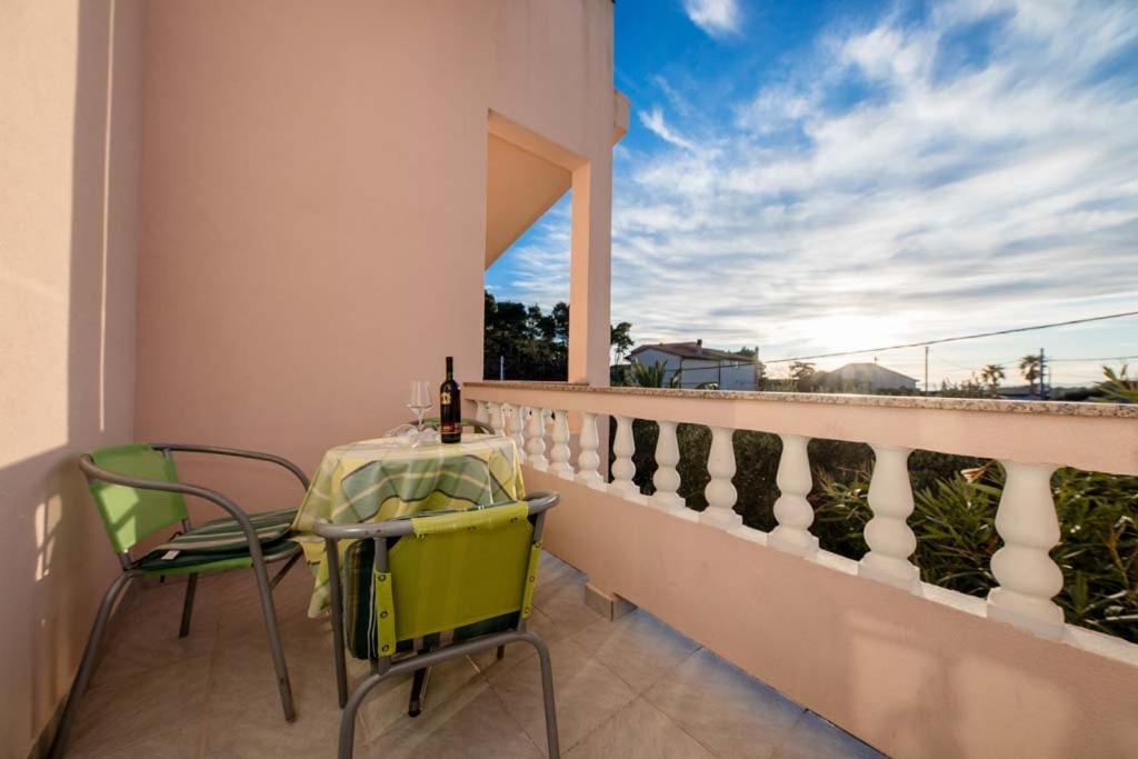 Apartmani Luka Banjol Exterior foto