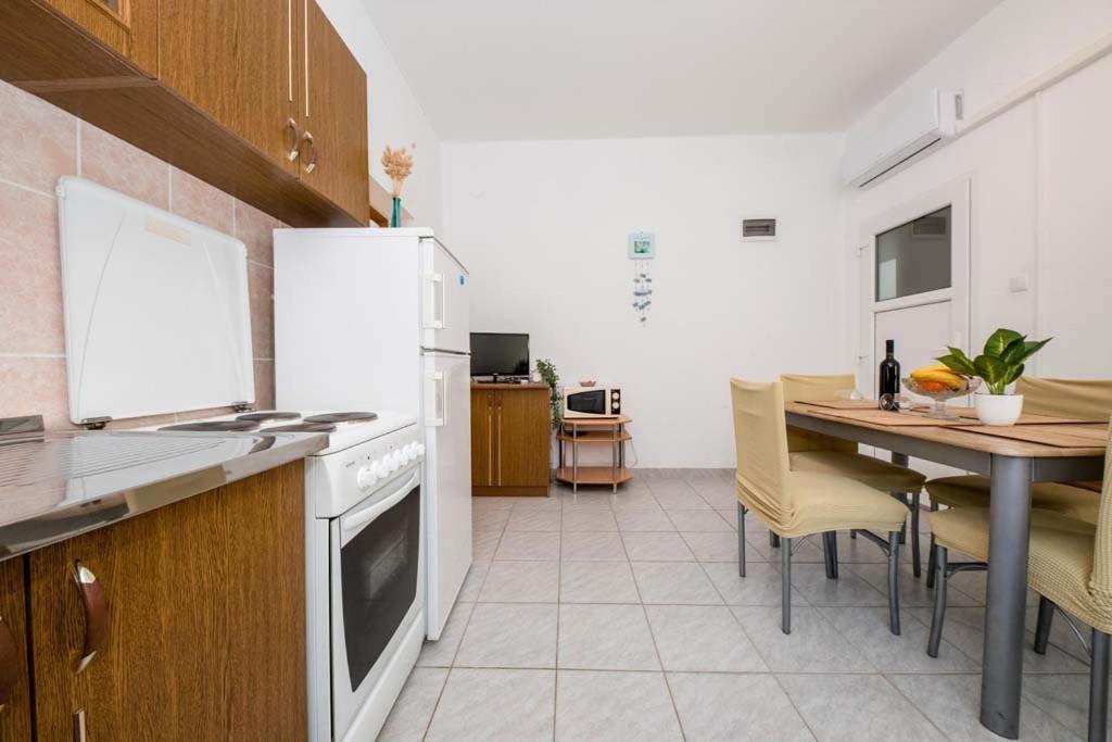 Apartmani Luka Banjol Exterior foto